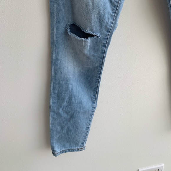 J Crew ToothPick Straight Distressed Denim Light Washed Jeans Size 26 - Picture 6 of 7